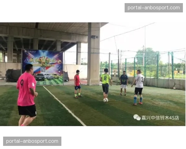 法国足球博物馆举办展览，主题为“防守的艺术演变”