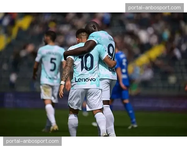 意甲裁判协会公布第33轮执法名单,女性主裁玛利亚·索莱将执法恩波利对阵乌迪内斯。 意甲裁判协会公布第33轮执法名单,女性主裁玛利亚·索莱将执法恩波利对阵乌迪内斯。